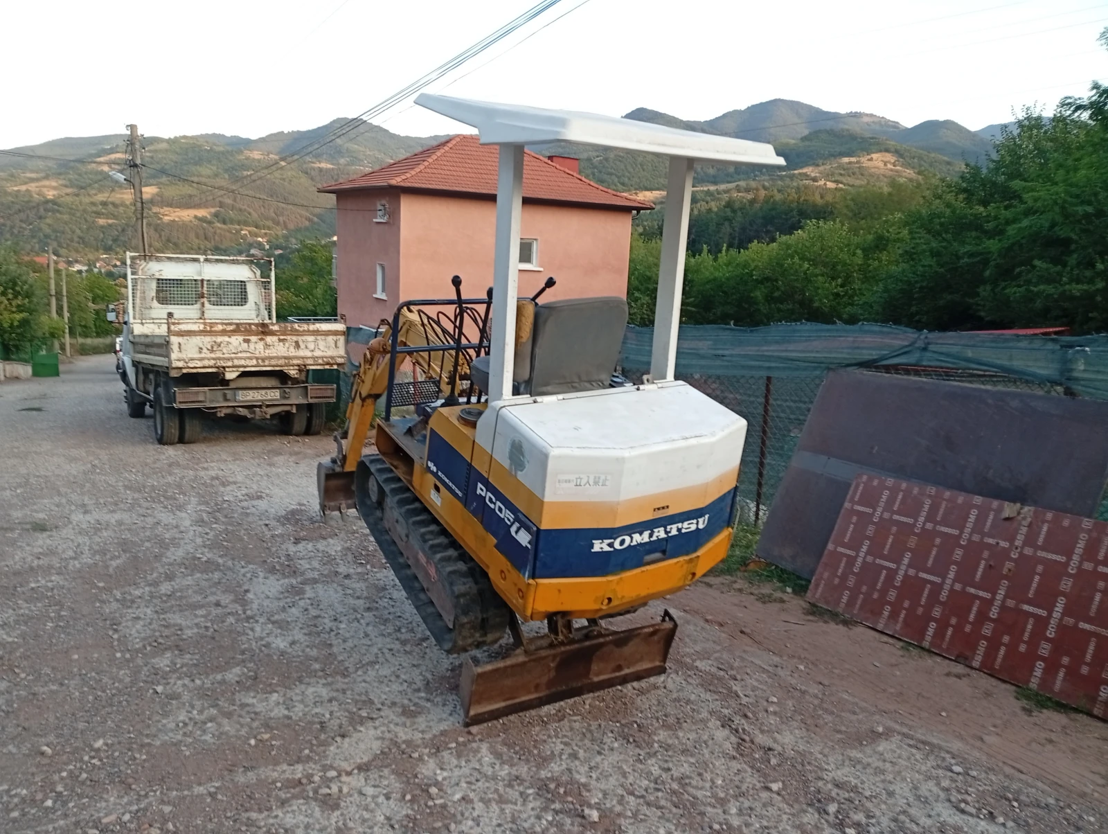 Багер Komatsu PC05