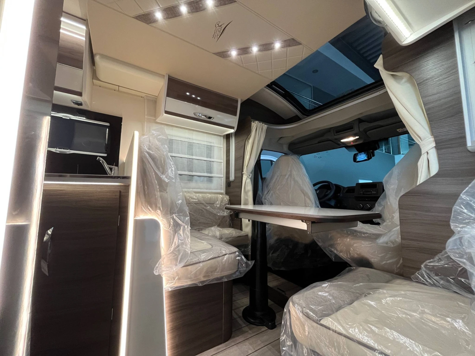 Кемпер McLouis 165к.с. Тента;Солар;Медия;Камера;LED Limited - изображение 3