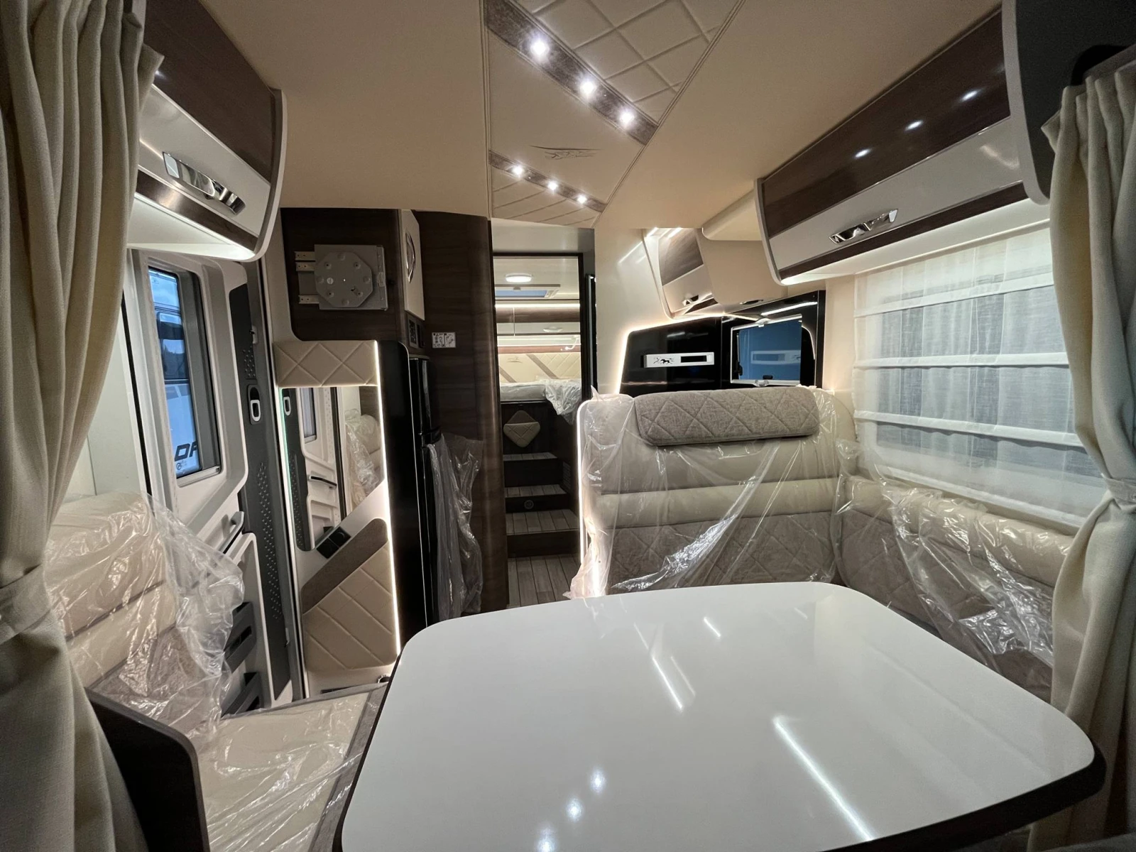 Кемпер McLouis 165к.с. Тента;Солар;Медия;Камера;LED Limited - изображение 5
