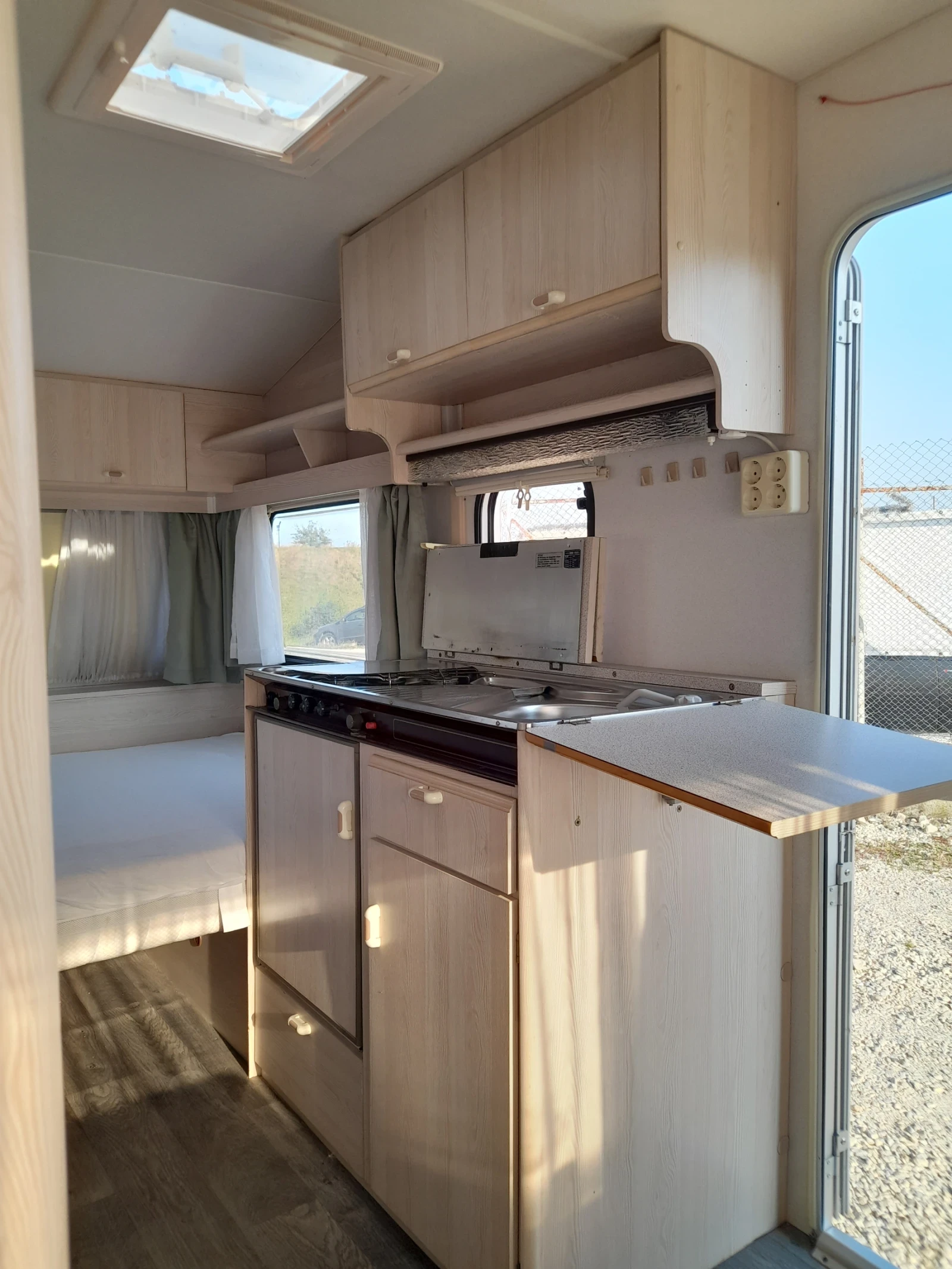 Каравана Knaus LIEMERS, снимка 9 - Каравани и кемпери - 55600730