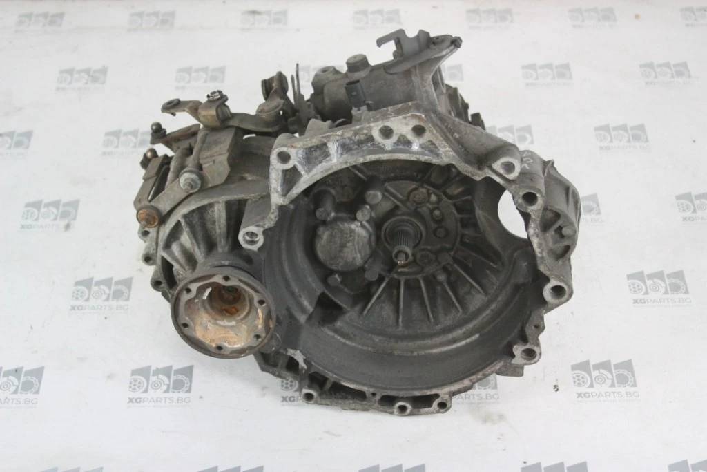     Volkswagen Golf 4 1.4i 16V 75 .. (1997-2005)  | Mobile.bg   2