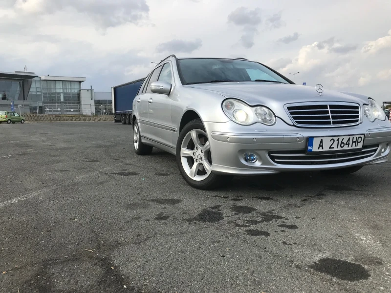 Mercedes-Benz C 320 4 MATIC, снимка 3 - Автомобили и джипове - 47355904