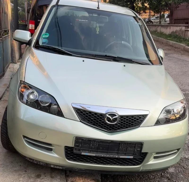 Mazda 2, снимка 13 - Автомобили и джипове - 46977476