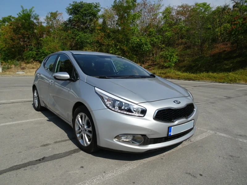 Kia Ceed 1.4i, снимка 3 - Автомобили и джипове - 47872136