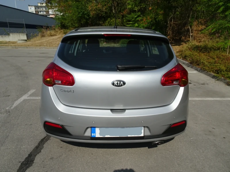 Kia Ceed 1.4i, снимка 5 - Автомобили и джипове - 47872136