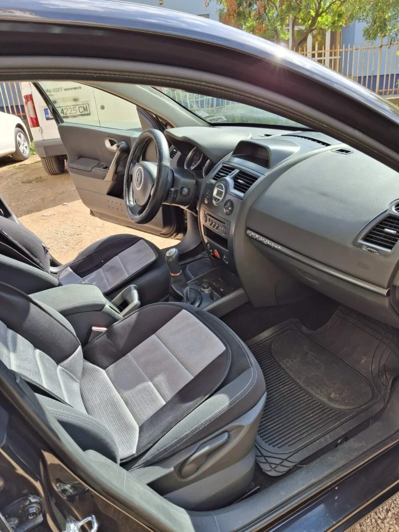 Renault Megane 1.6, снимка 6 - Автомобили и джипове - 47421651