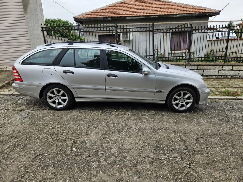 Mercedes-Benz C 220 Facelift  W203 , снимка 3 - Автомобили и джипове - 49192677