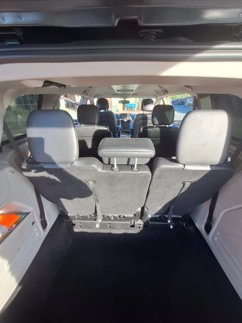 Lancia Voyager 2.8 kub. 174 k., снимка 9 - Автомобили и джипове - 52309901