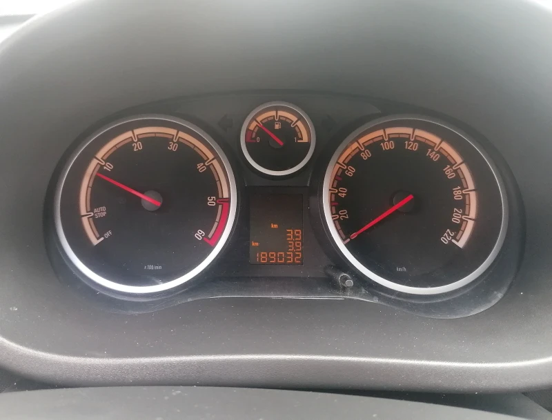 Opel Corsa 1.3 cdti 111s edition eu5 95 h.p., снимка 12 - Автомобили и джипове - 51384250