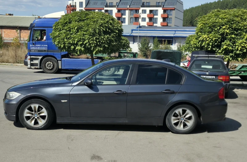 BMW 318 Газ/Бензин, снимка 3 - Автомобили и джипове - 51825141