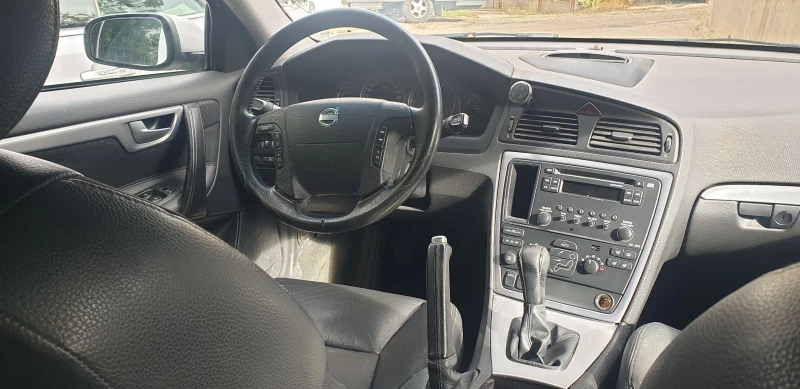 Volvo V70, снимка 12 - Автомобили и джипове - 52819815