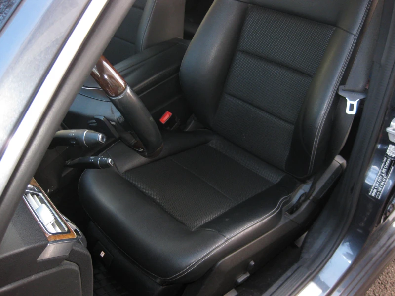 Mercedes-Benz E 200, снимка 6 - Автомобили и джипове - 52979463