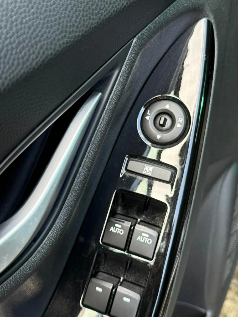 Hyundai Ix20, снимка 13 - Автомобили и джипове - 53430351