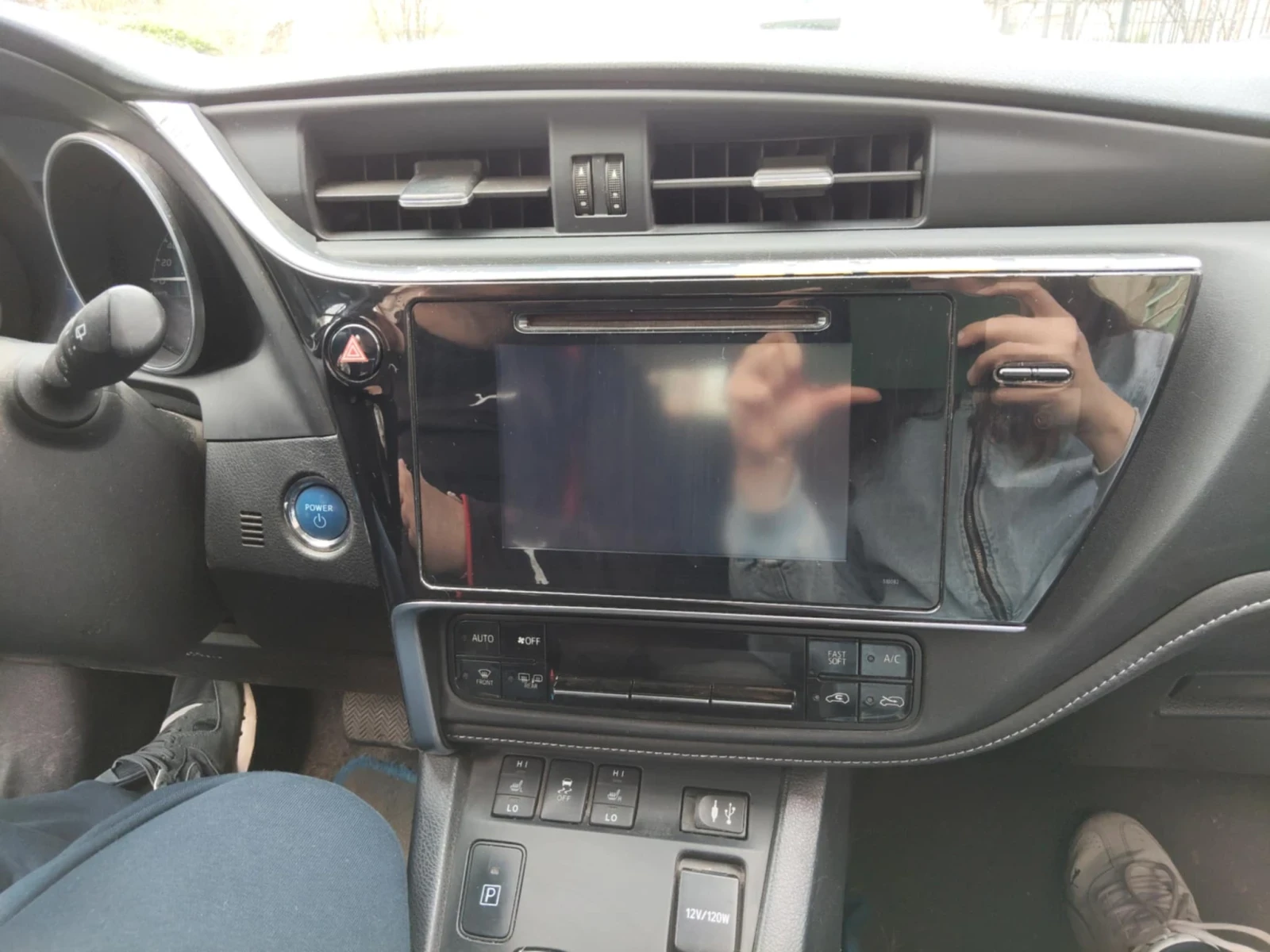 Toyota Auris 1.8 - изображение 6