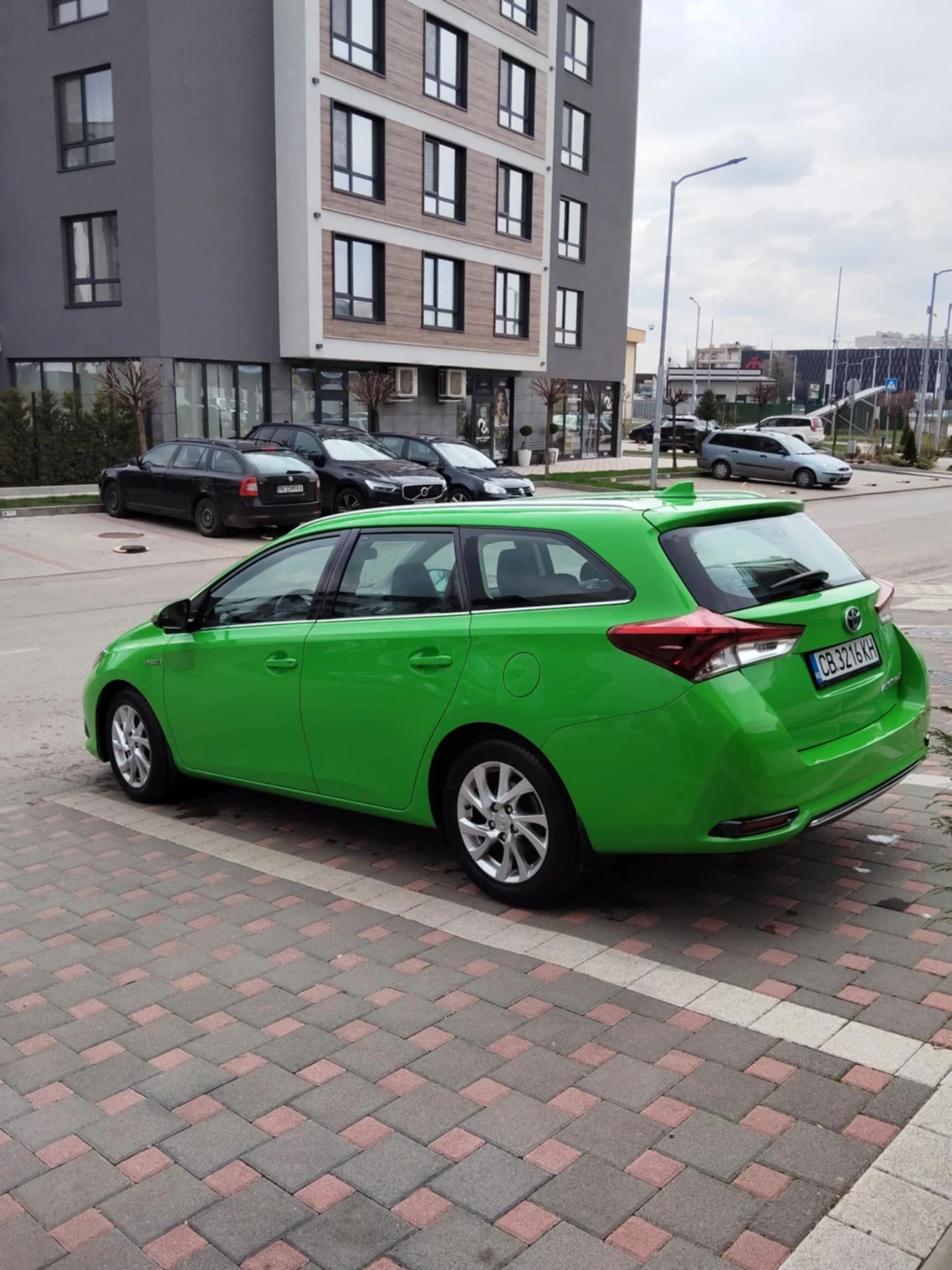 Toyota Auris 1.8 - изображение 4