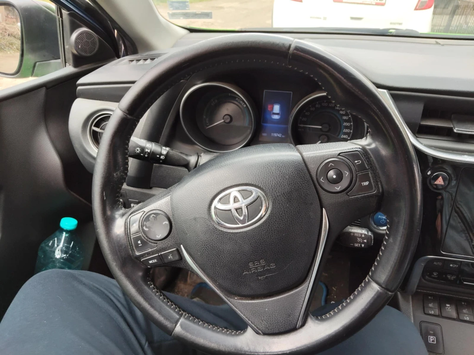 Toyota Auris 1.8 - изображение 10