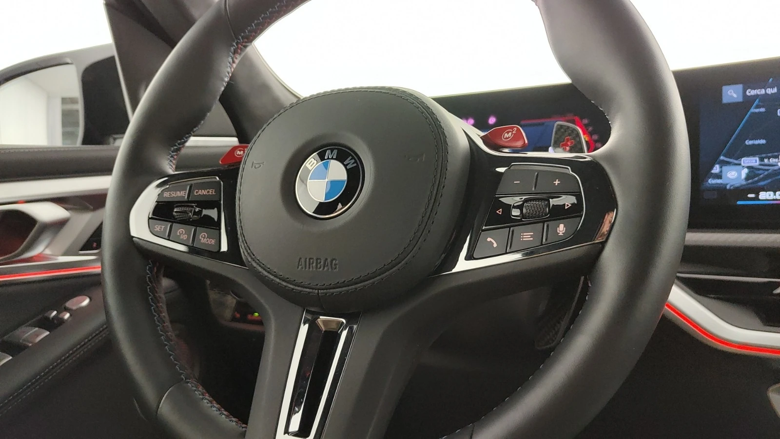 BMW XM 4.4 V8 Plug-in Hybrid xDrive - изображение 6