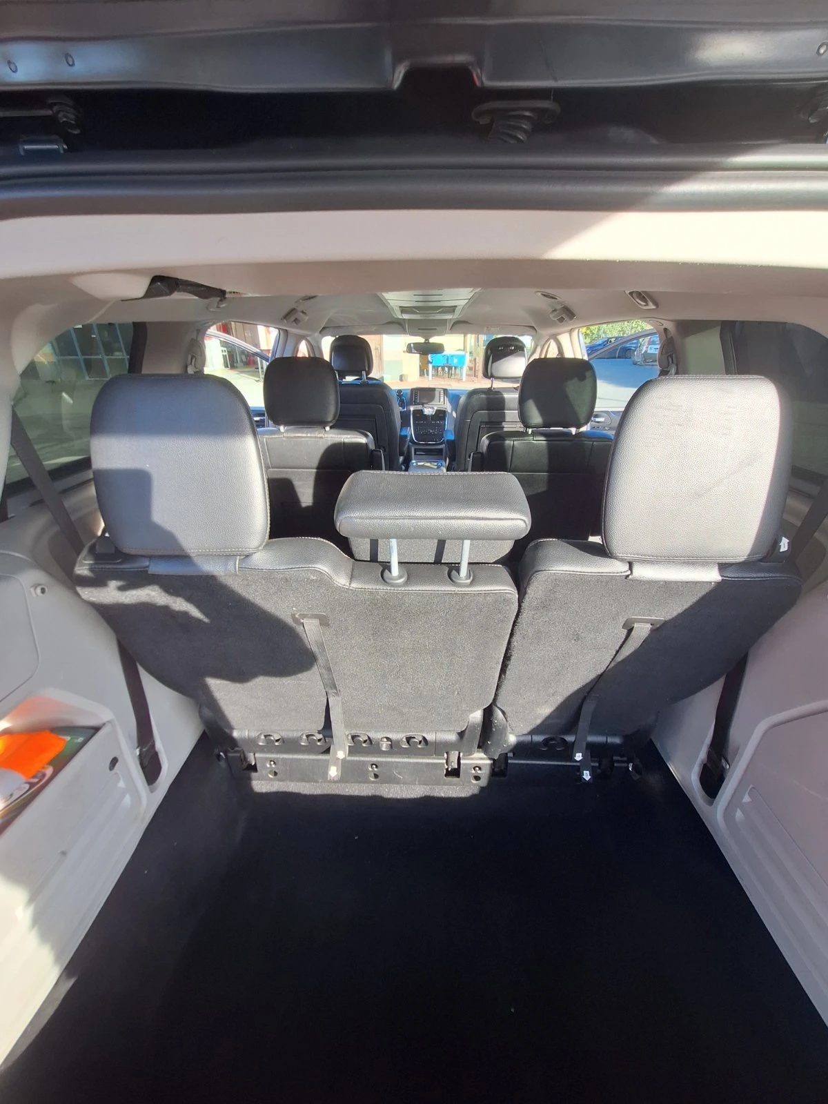 Lancia Voyager 2.8 kub. 174 k. - изображение 9