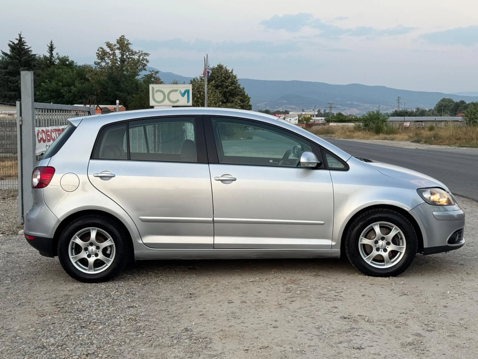 VW Golf Plus 1.9TDI 105HP НАВИ ЛИЗИНГ - изображение 6