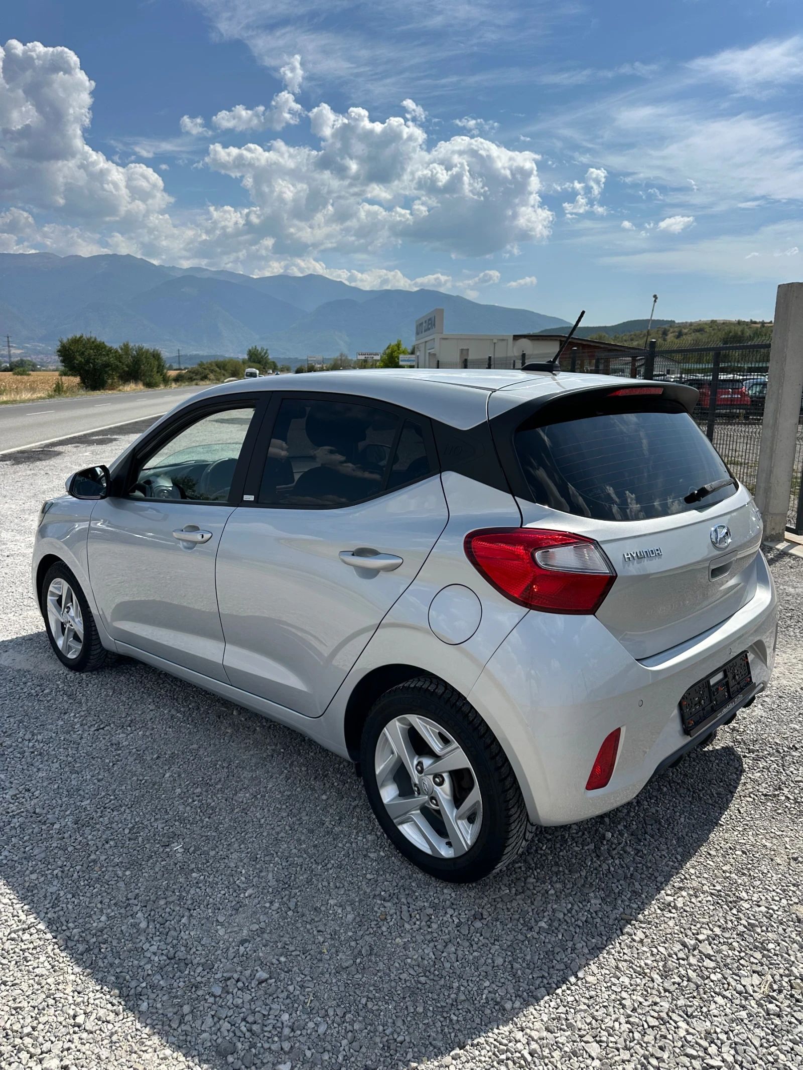 Hyundai I10 1.0i APPLE CARPLAY EURO 6 TUV COC SERVICE BOOK - изображение 8