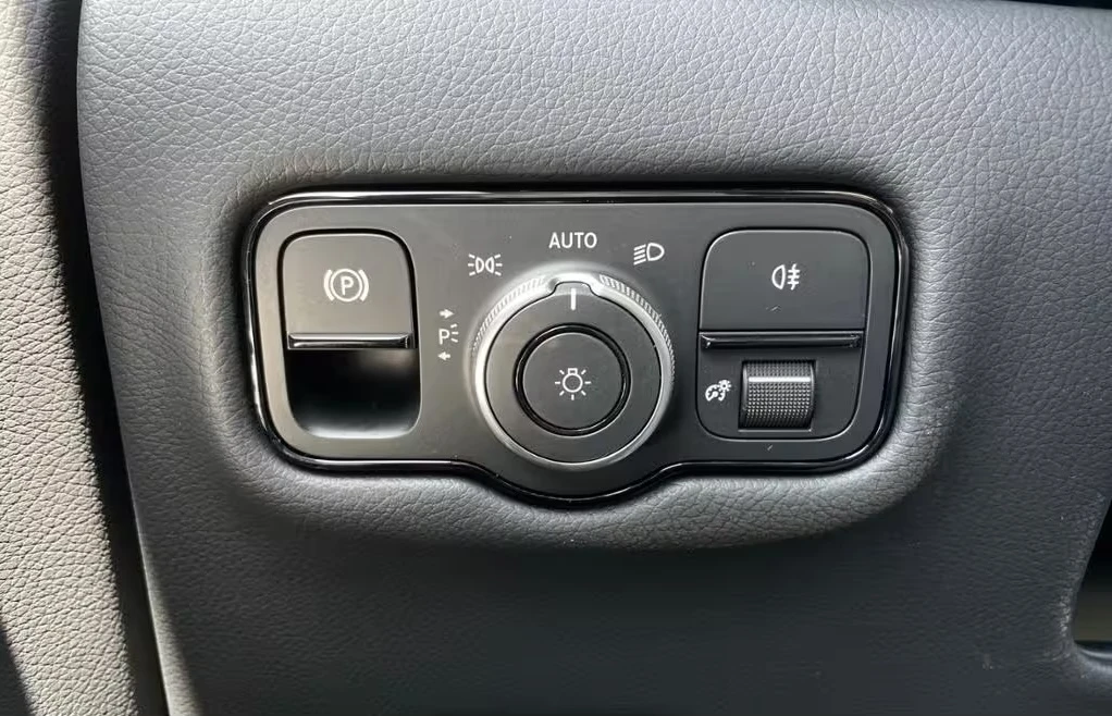 Mercedes-Benz V 300 d 4M EXCLUSIVE - изображение 8