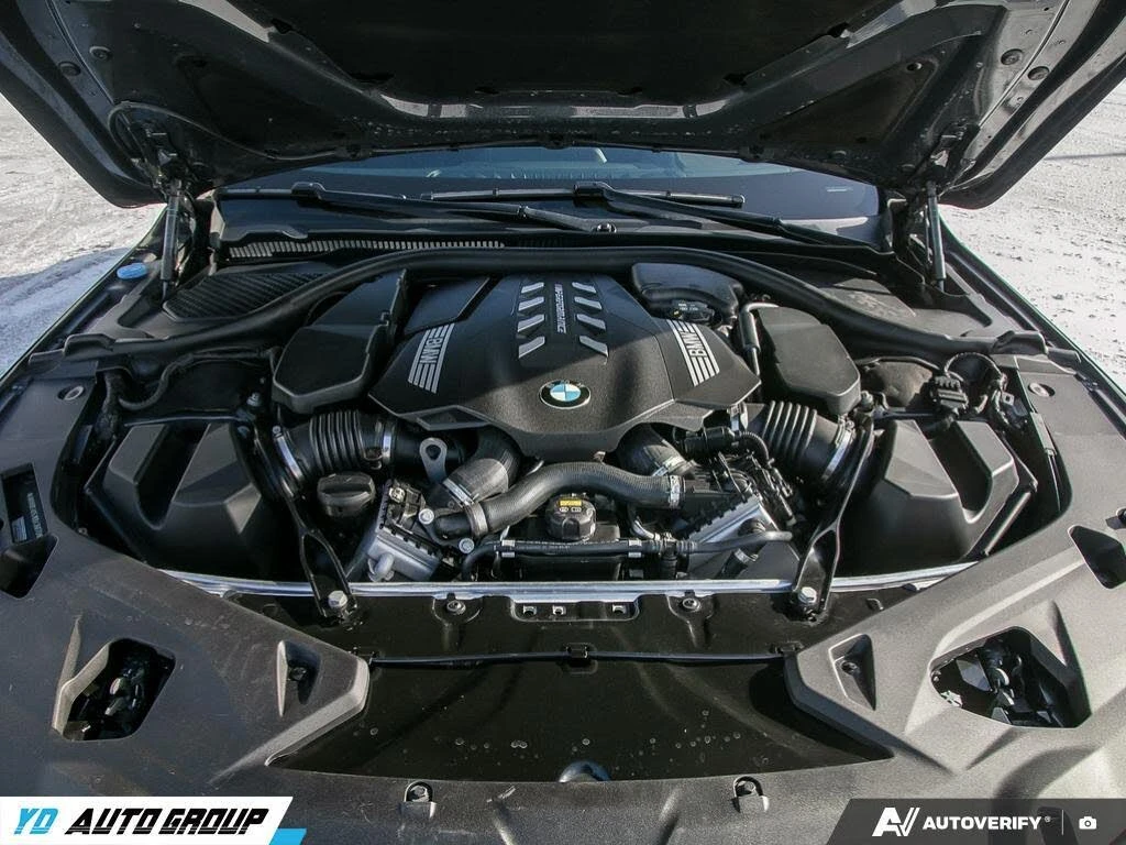 BMW 850 i XDRIVE* MSPORT* DISTRONIC* HEAD-UP* LASER* H&K, снимка 6 - Автомобили и джипове - 53811021