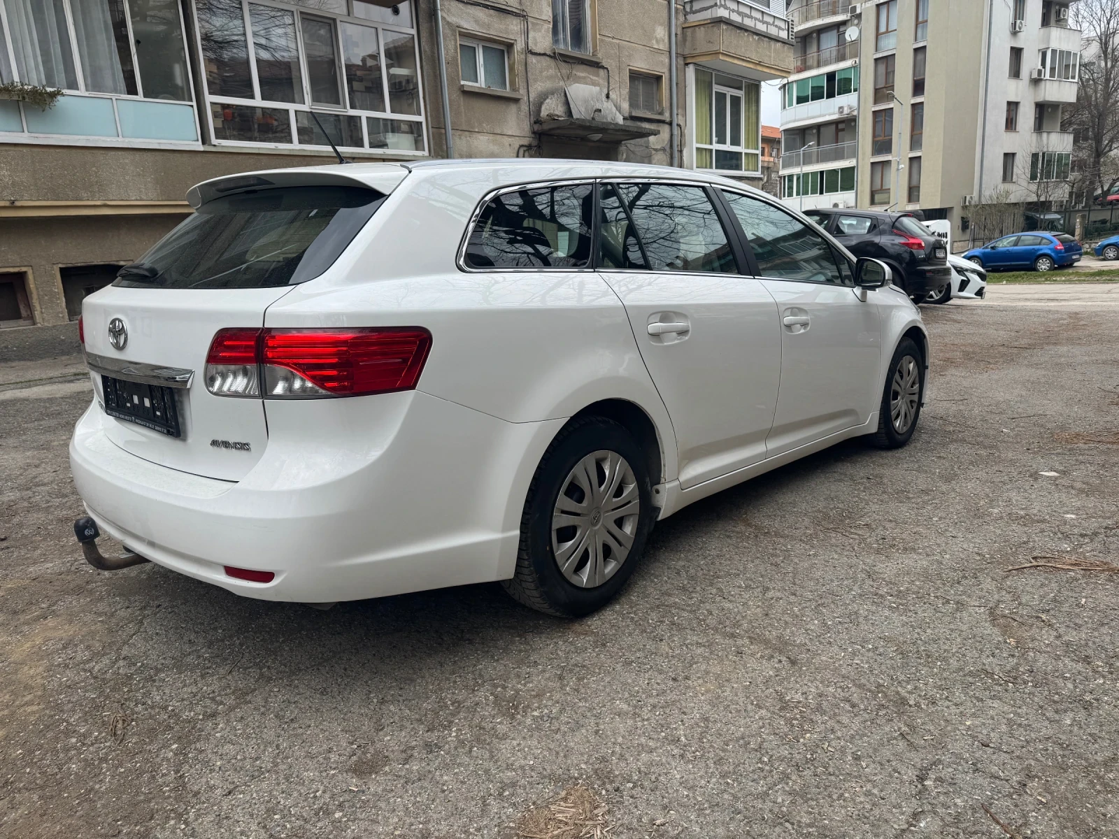 Toyota Avensis 2.0 124кс D-4D, снимка 5 - Автомобили и джипове - 53913688