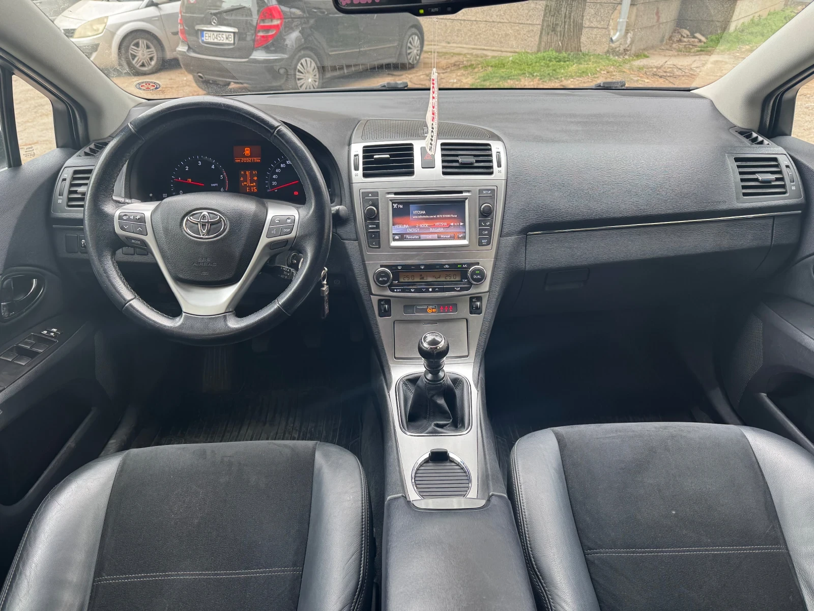 Toyota Avensis 2.0 124кс D-4D, снимка 7 - Автомобили и джипове - 53913688