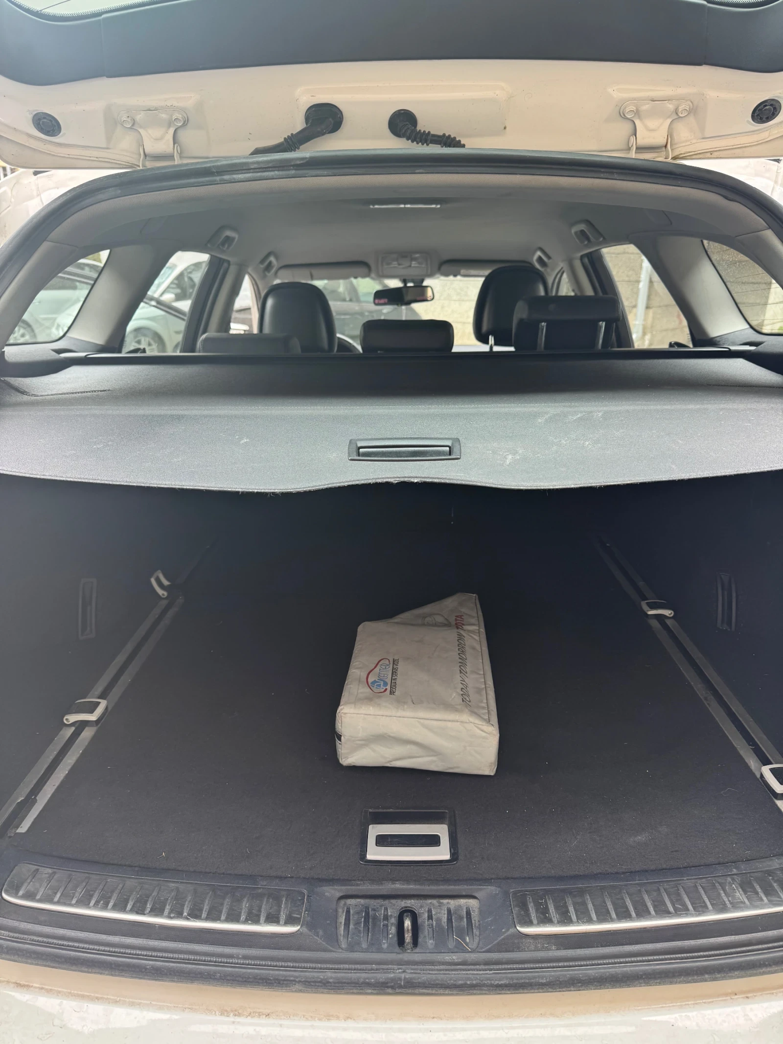 Toyota Avensis 2.0 124кс D-4D, снимка 13 - Автомобили и джипове - 53913688