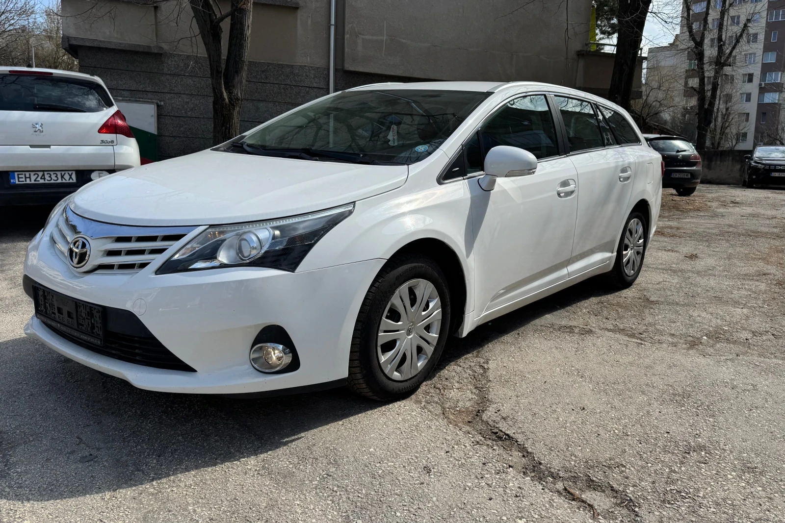 Toyota Avensis 2.0 124кс D-4D 2015г
