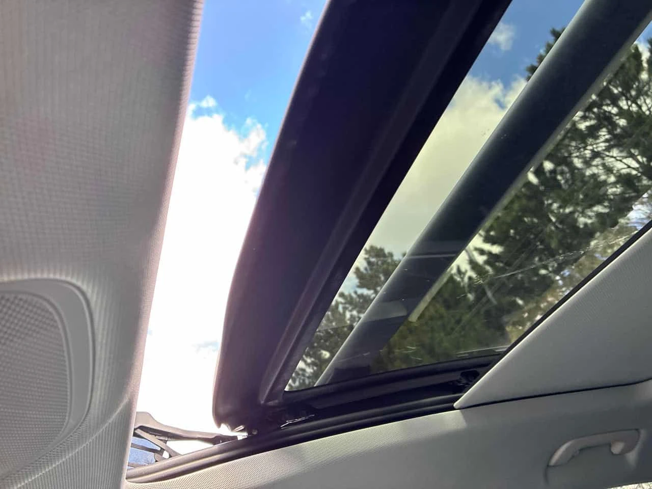 Audi E-Tron Progressiv * ПОДГРЕВ * ШИБИДАХ * ПРЕДСТАВИТЕЛСТВО, снимка 12 - Автомобили и джипове - 54259888