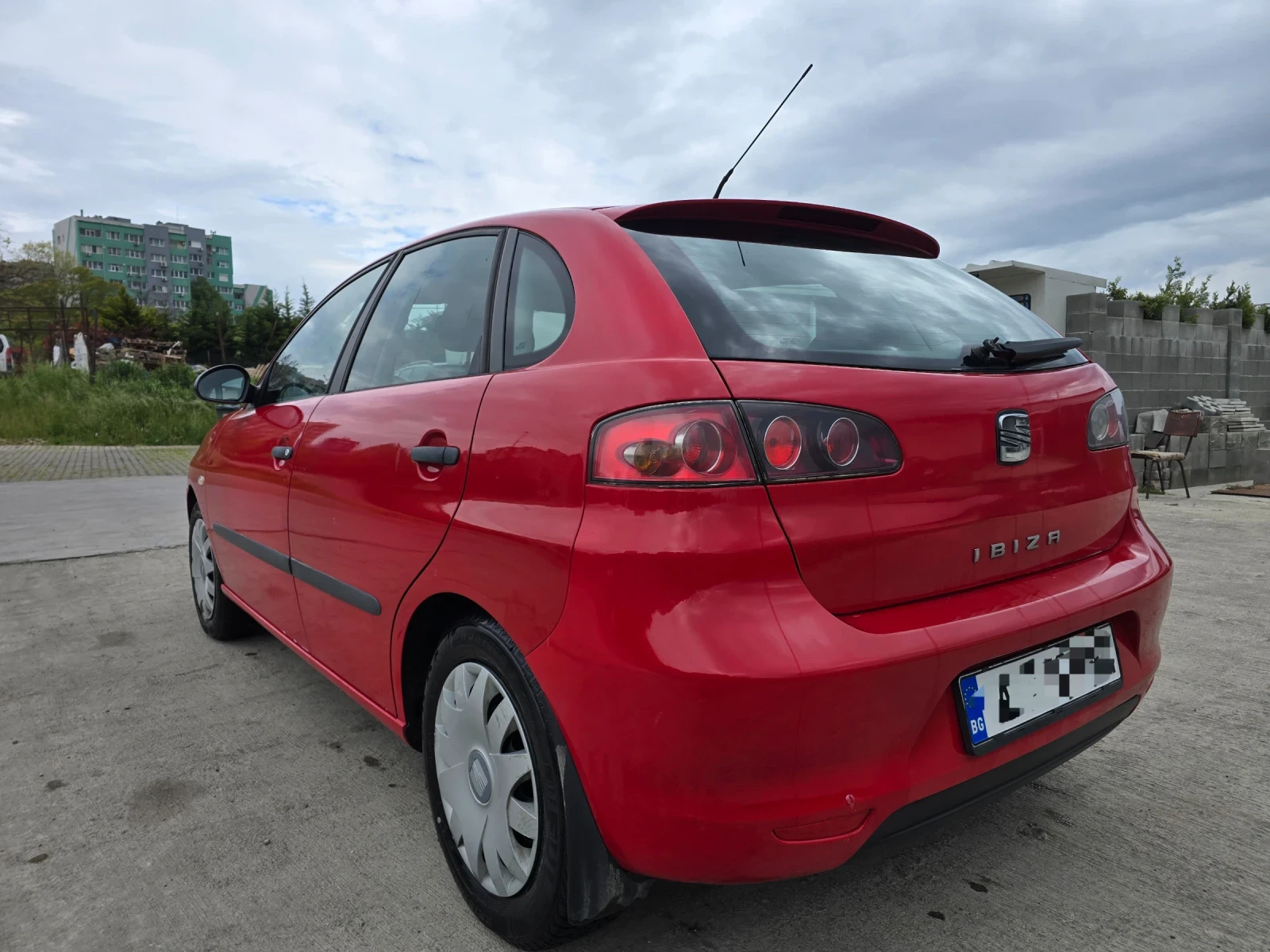 Seat Ibiza 1.4, снимка 6 - Автомобили и джипове - 54396987