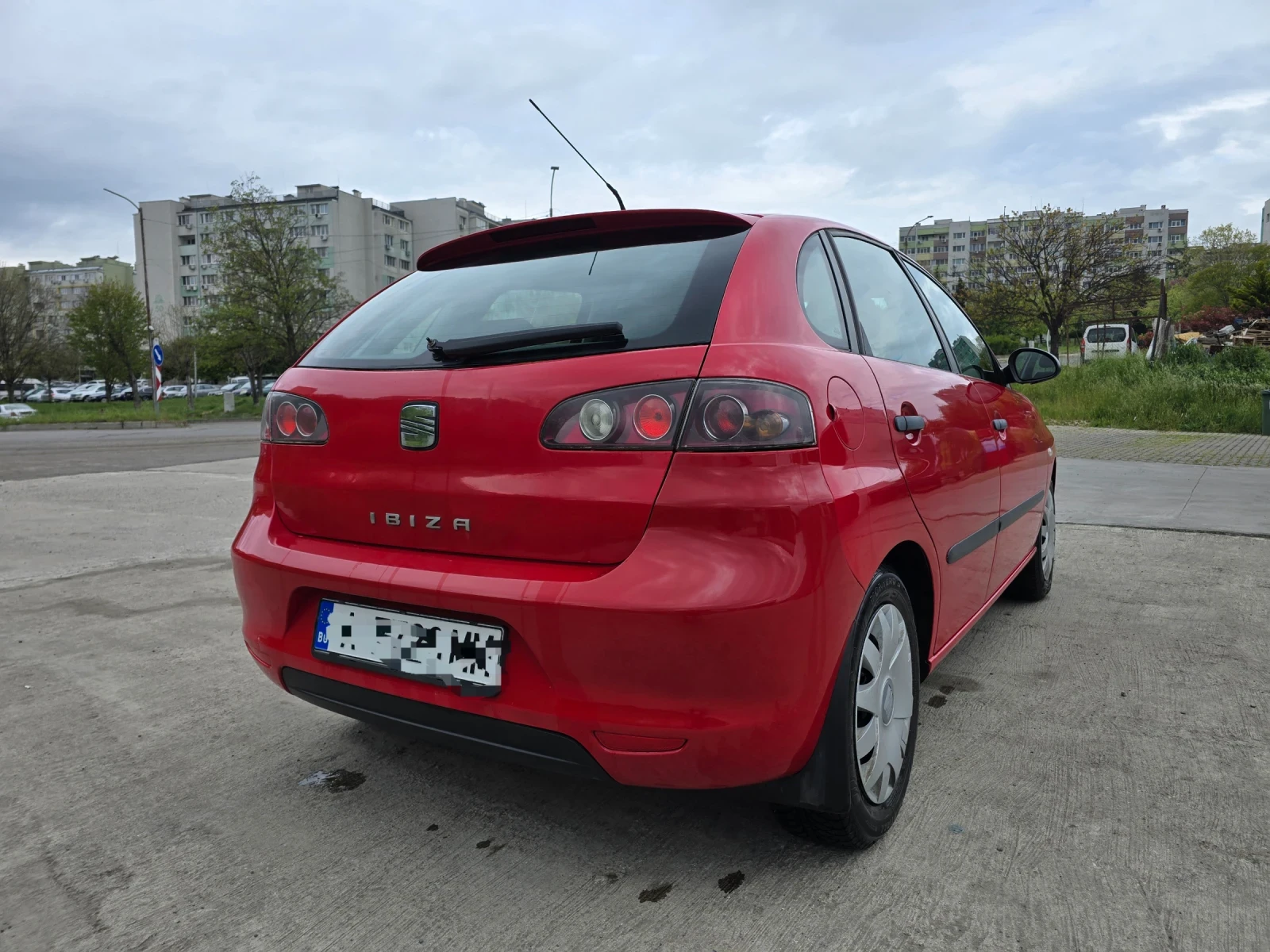 Seat Ibiza 1.4, снимка 5 - Автомобили и джипове - 54396987