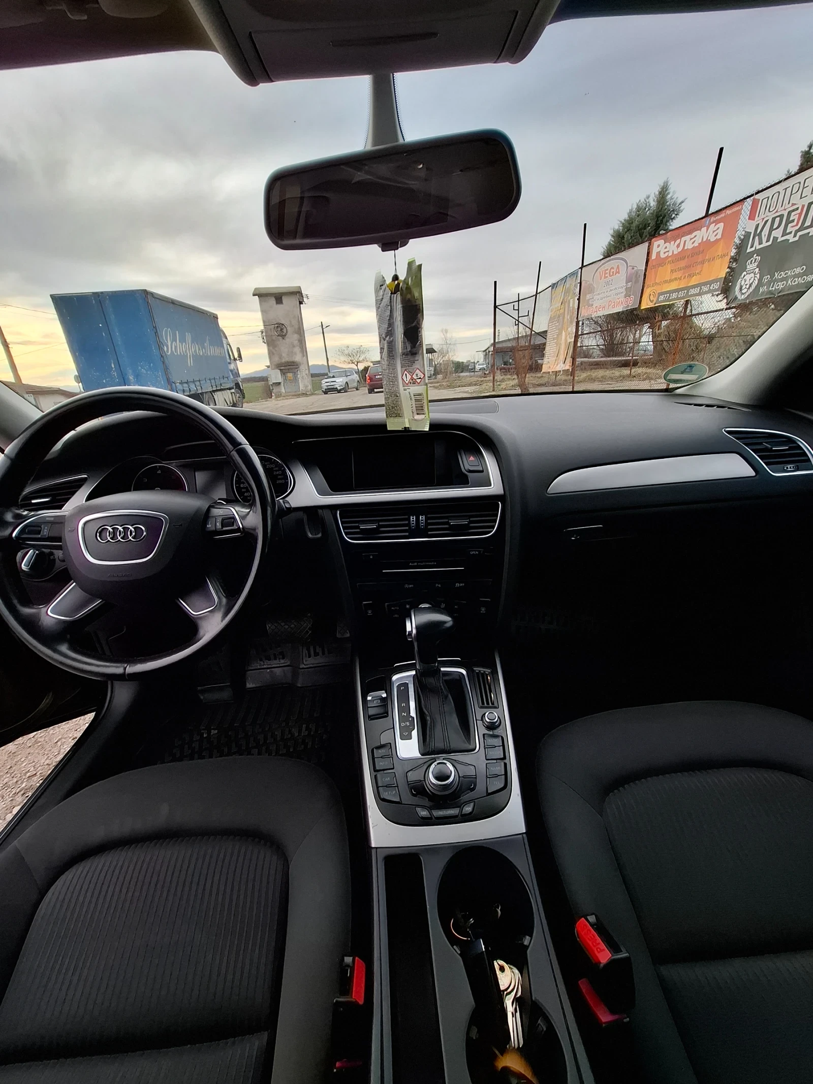 Audi A4 2.0 TDI, снимка 13 - Автомобили и джипове - 54439630