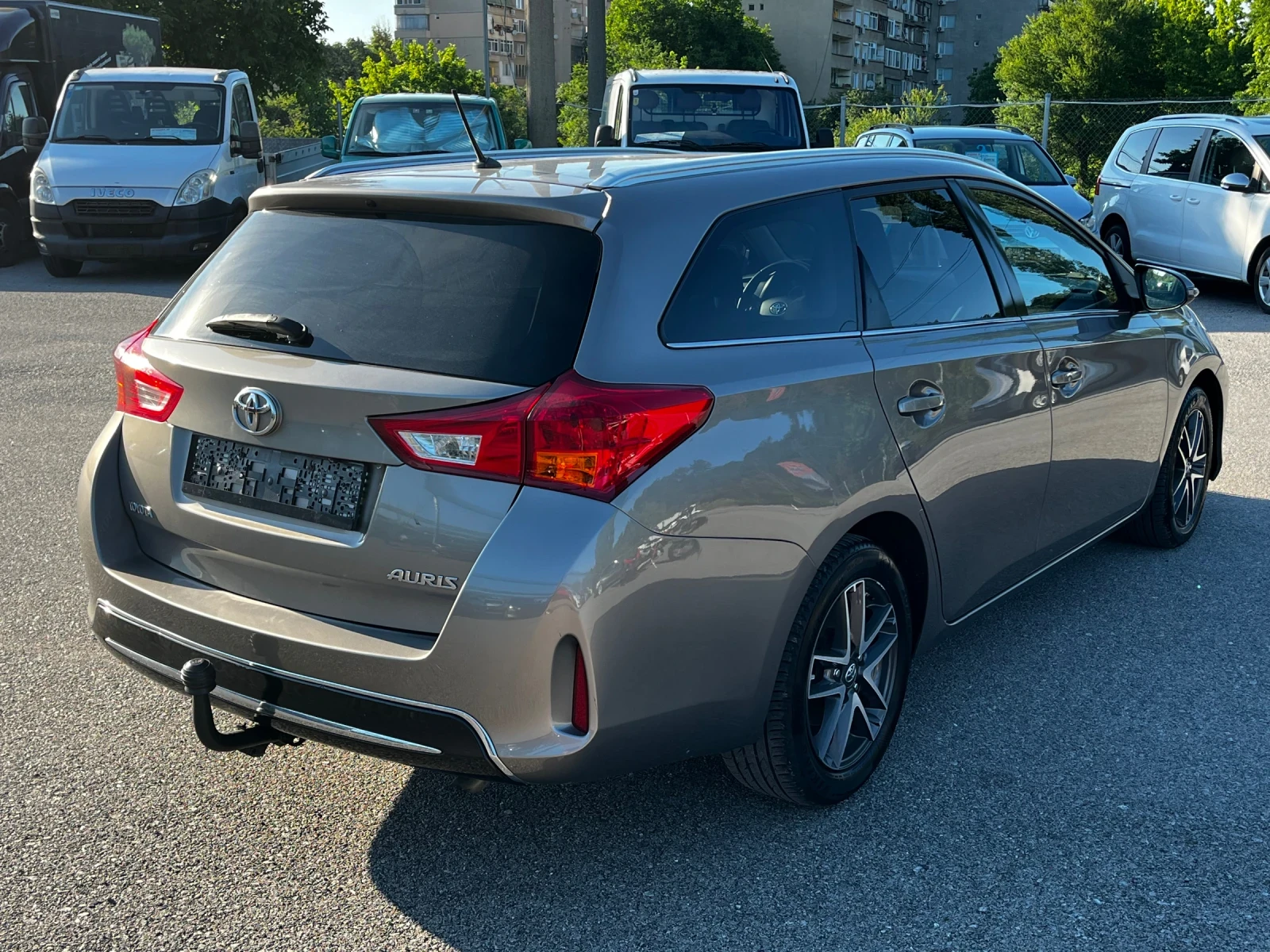 Toyota Auris 1.33i Sports Tourer, снимка 5 - Автомобили и джипове - 54681308