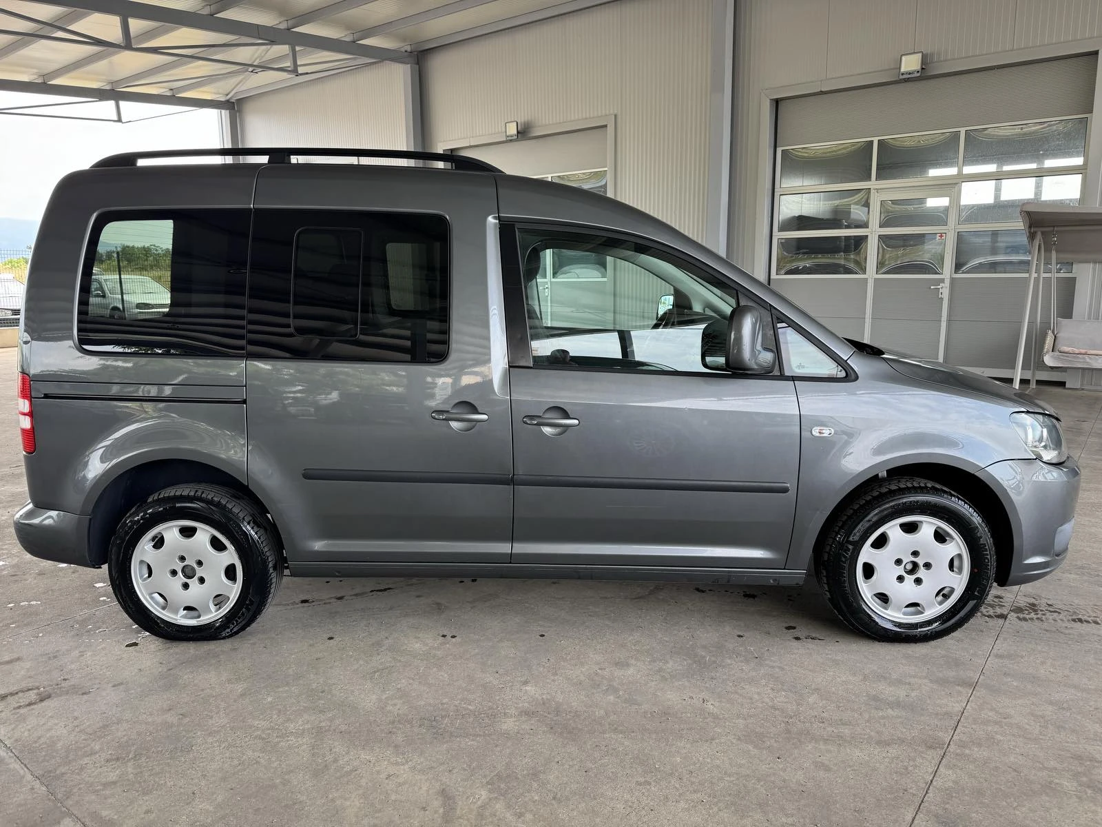 VW Caddy 2.0* 109ps* МЕТАН* ECO FUEL, снимка 6 - Автомобили и джипове - 54788294