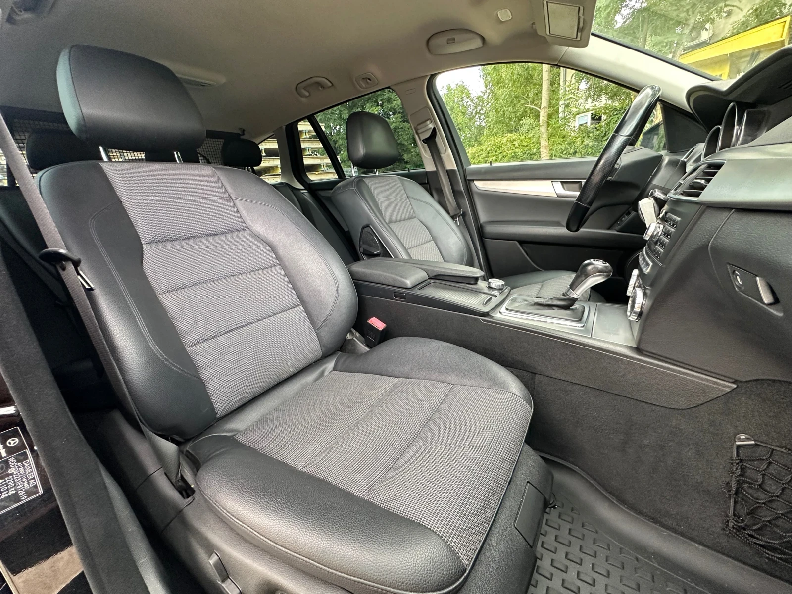 Mercedes-Benz C 350, снимка 11 - Автомобили и джипове - 55419019