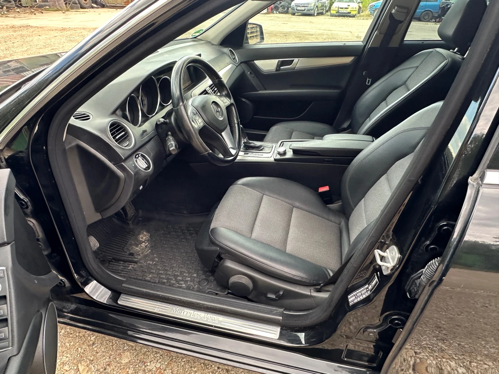 Mercedes-Benz C 350, снимка 9 - Автомобили и джипове - 55419019