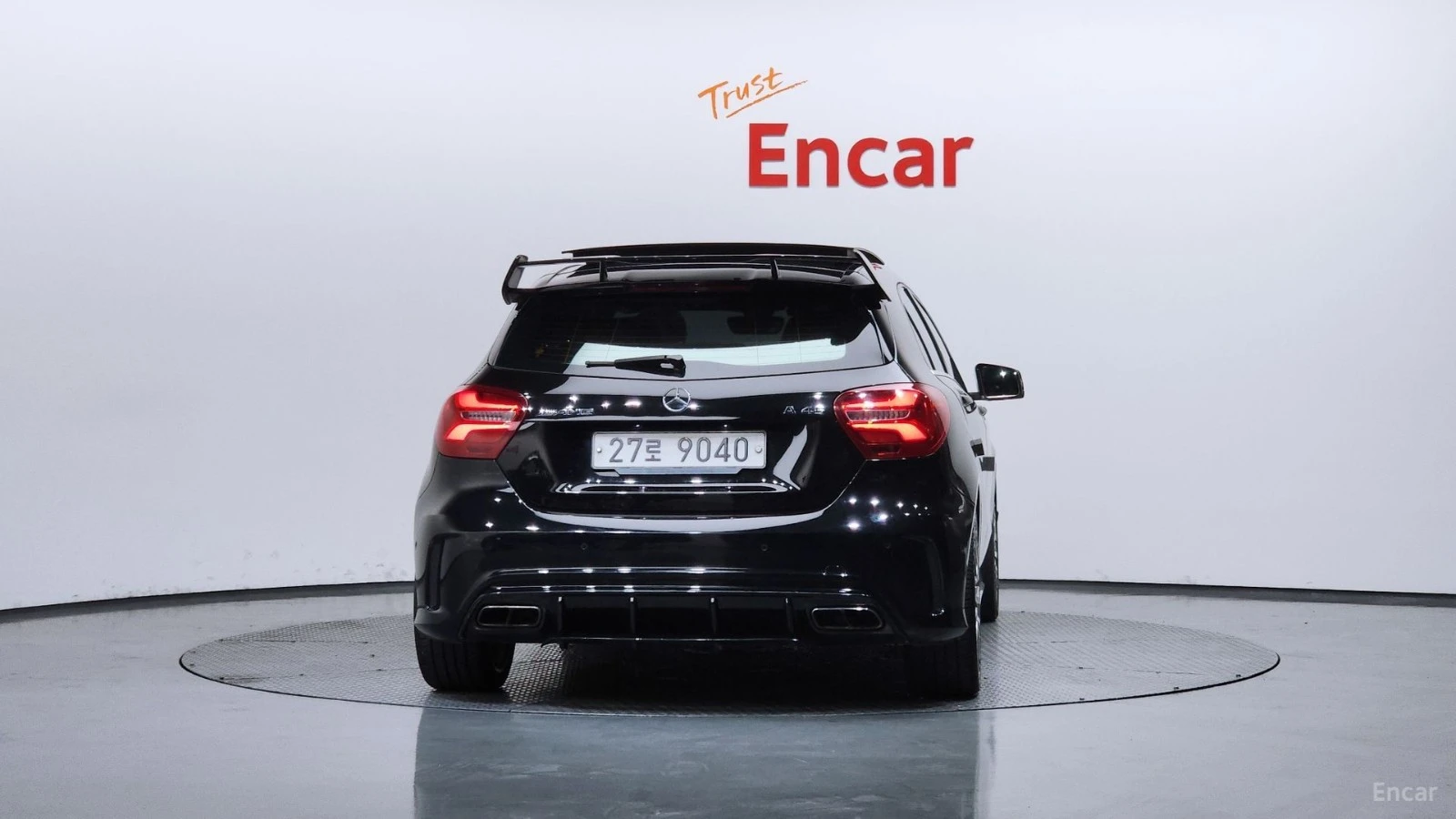 Mercedes-Benz A45 AMG 4MATIC* КОЖА* ПОДГРЕВ* ШИБИДАХ, снимка 4 - Автомобили и джипове - 55449693