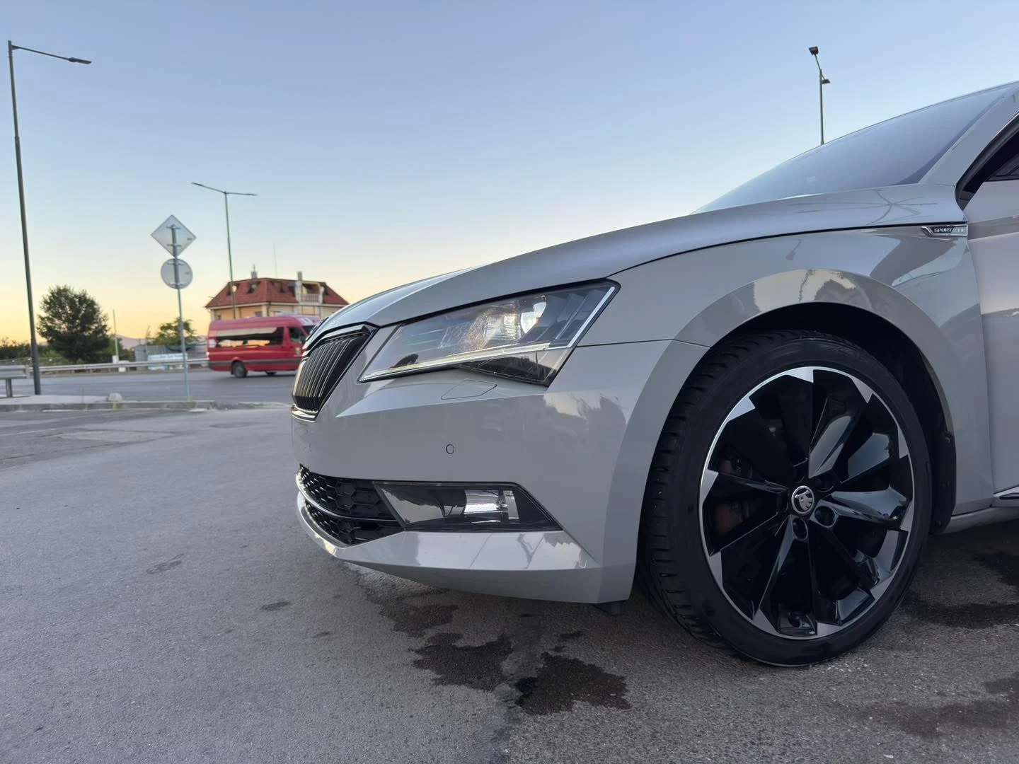 Skoda Superb Sportline, снимка 4 - Автомобили и джипове - 55558027
