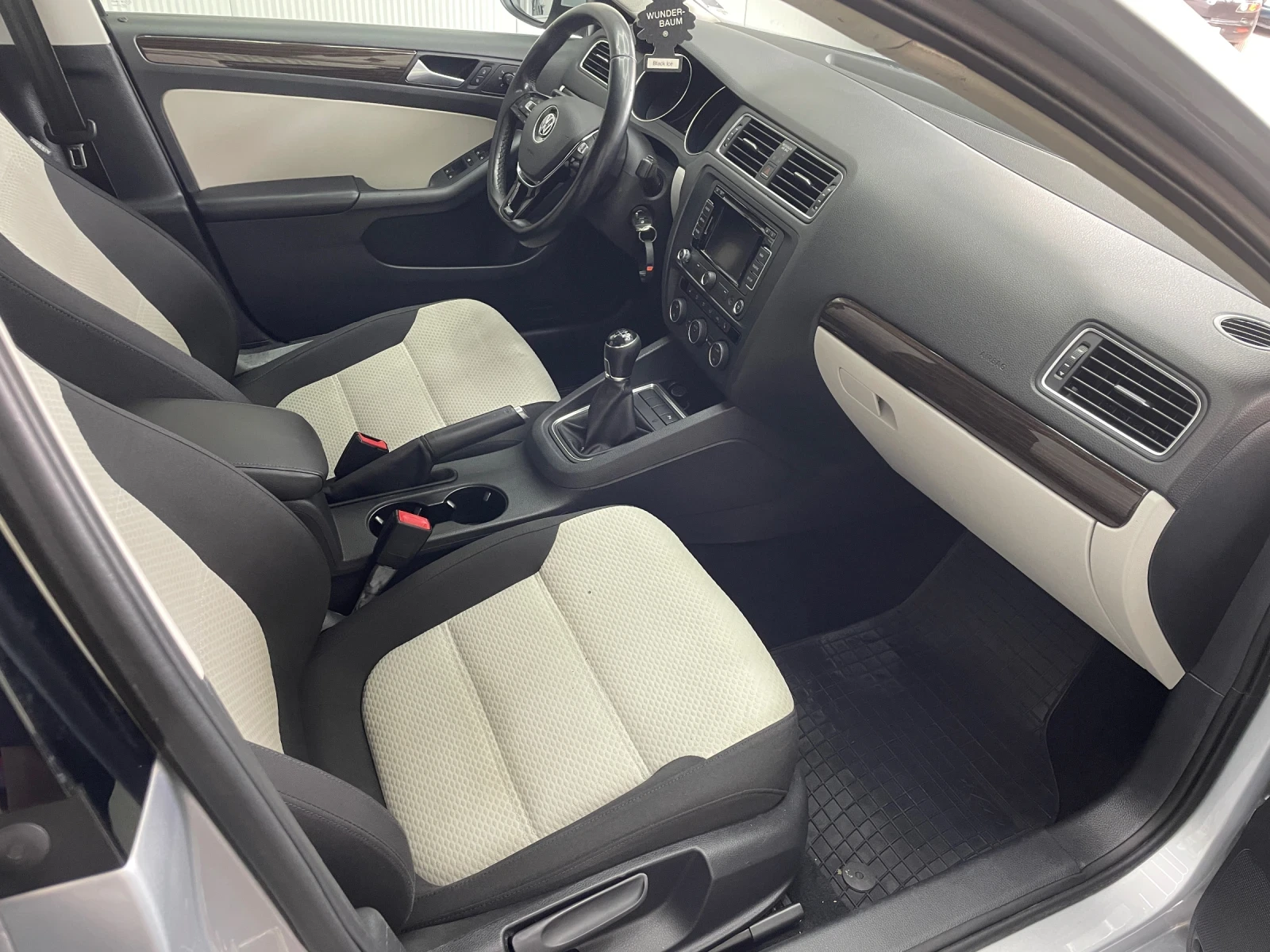 VW Jetta 2.0TD? FACELIFT , снимка 5 - Автомобили и джипове - 55579132