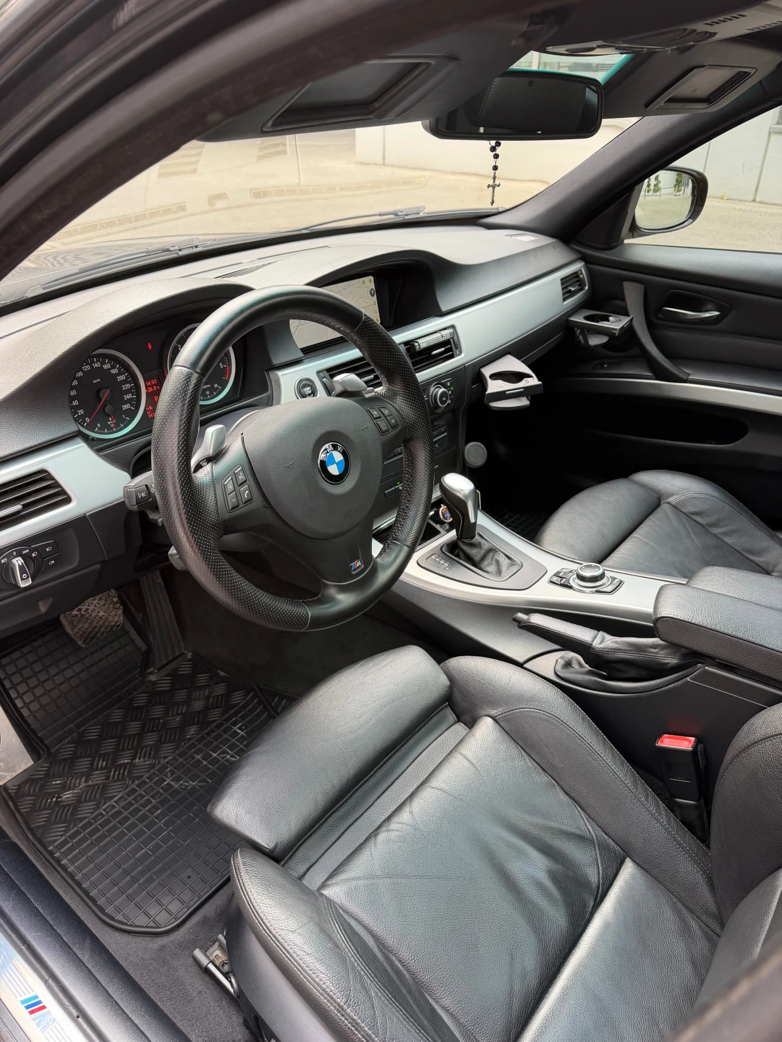 BMW 330 Xdrive, снимка 8 - Автомобили и джипове - 55607532