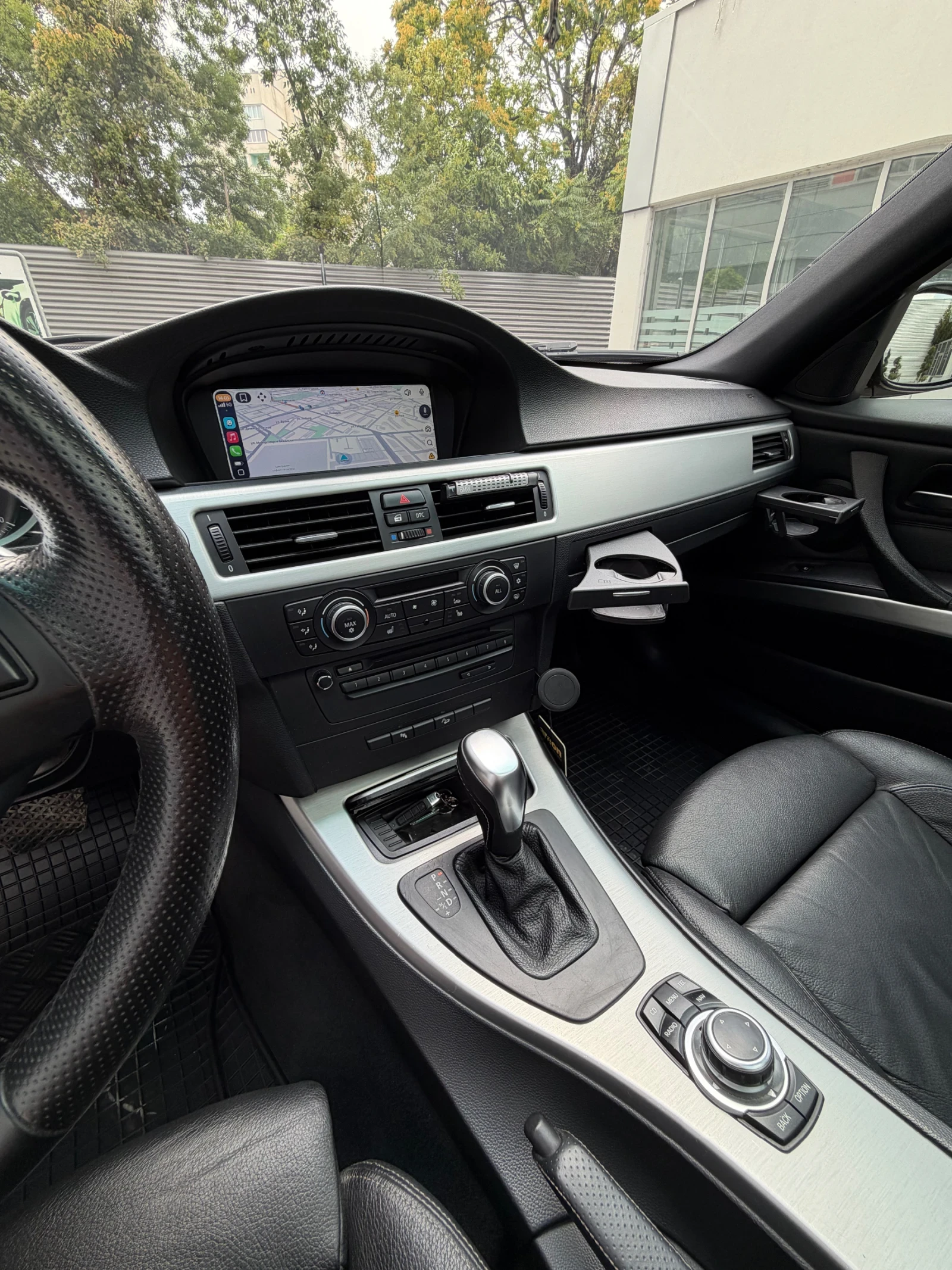 BMW 330 Xdrive, снимка 12 - Автомобили и джипове - 55607532