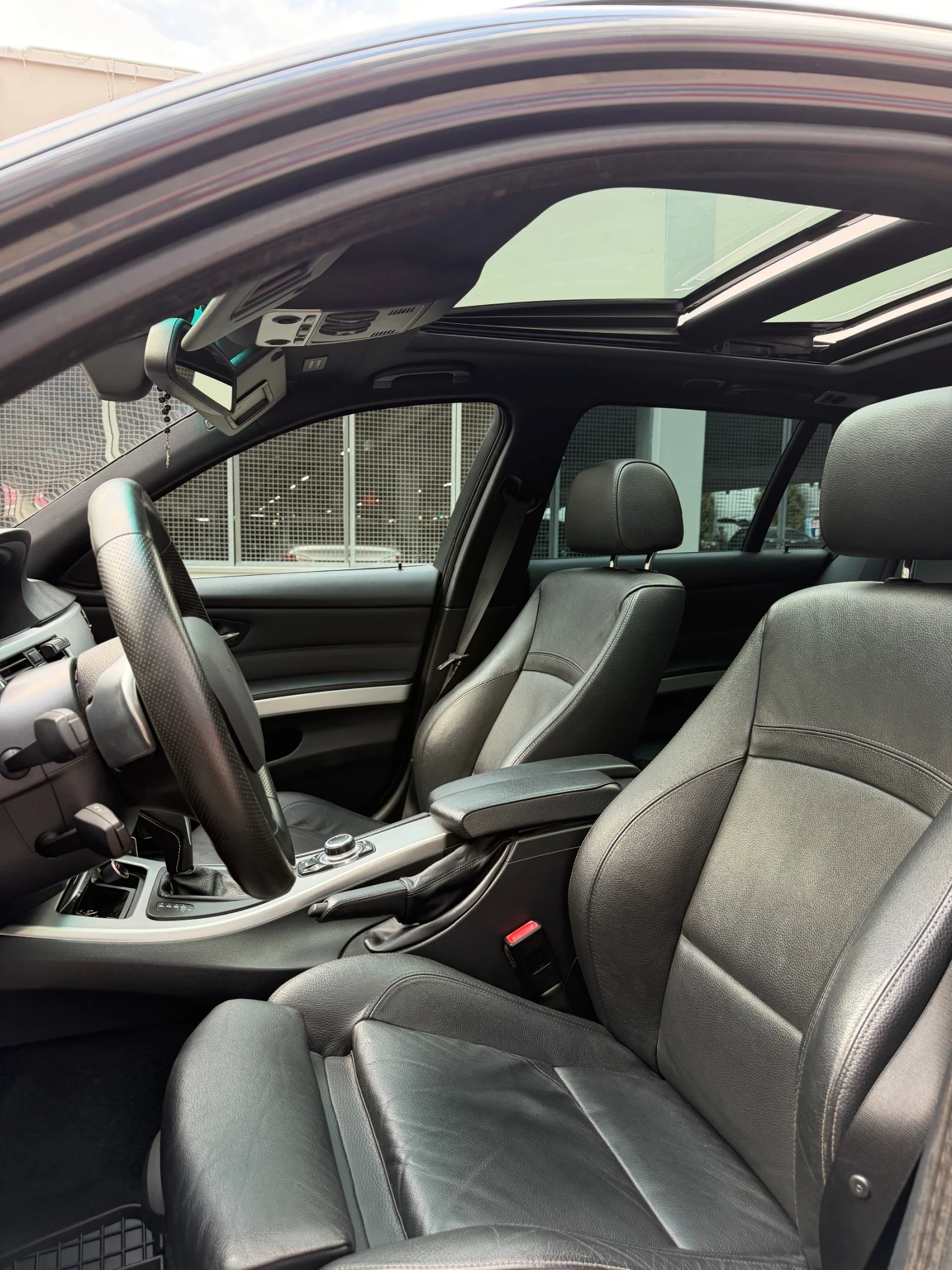 BMW 330 Xdrive, снимка 10 - Автомобили и джипове - 55607532