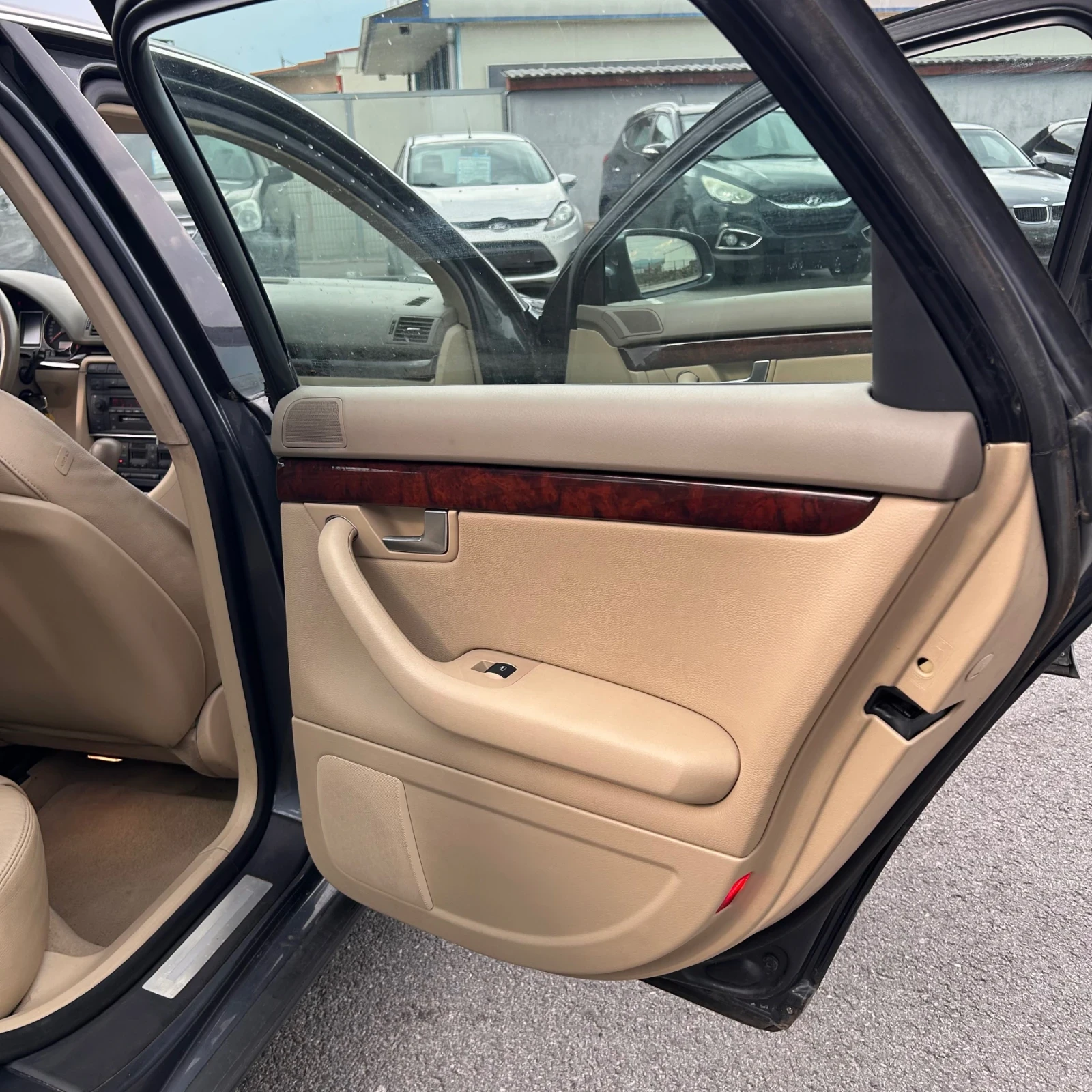 Audi A4 3.2Fsi 4x4, снимка 15 - Автомобили и джипове - 55974647