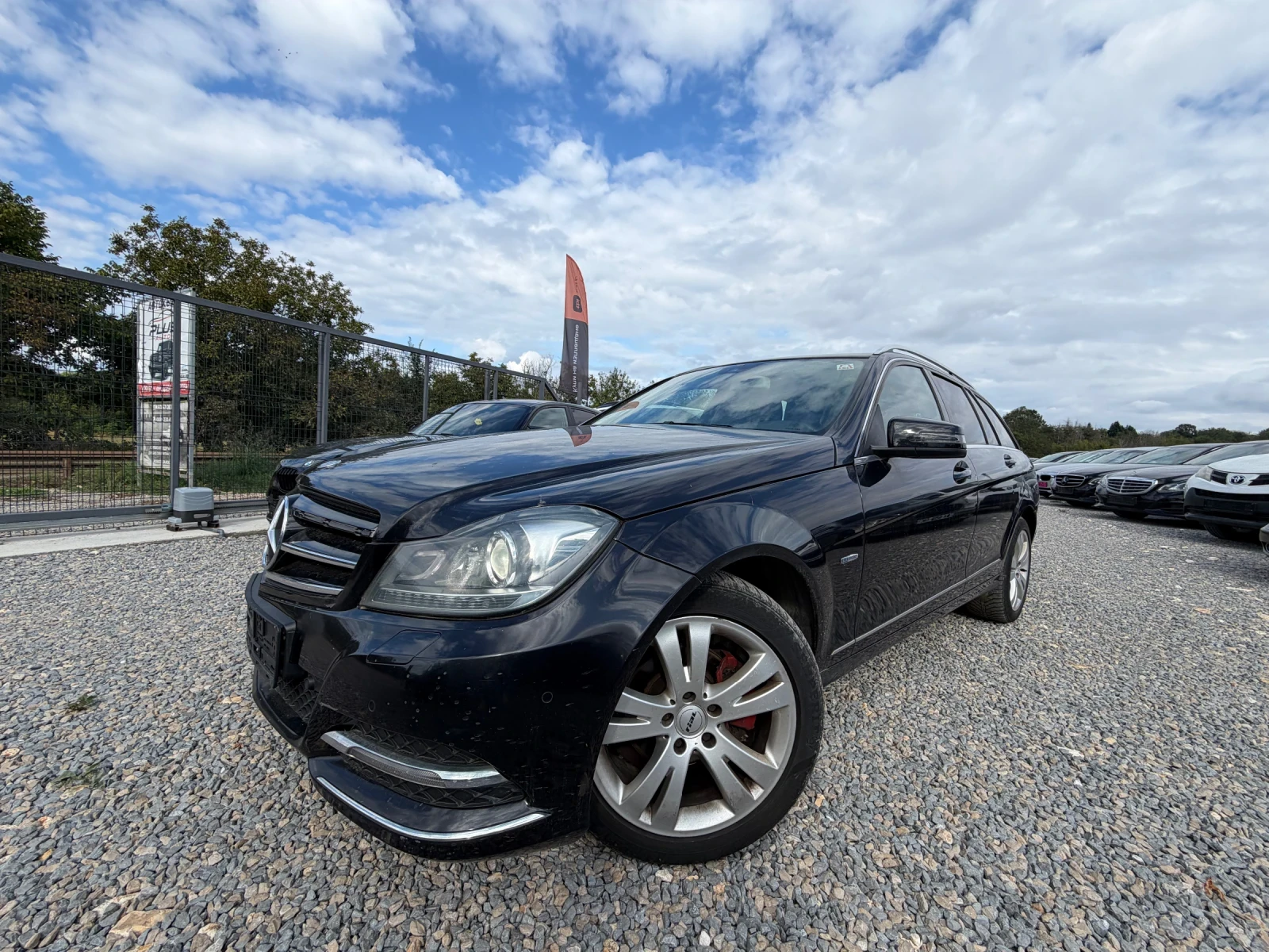 Mercedes-Benz C 220 FACE* LED* NAVI* , снимка 2 - Автомобили и джипове - 56058264