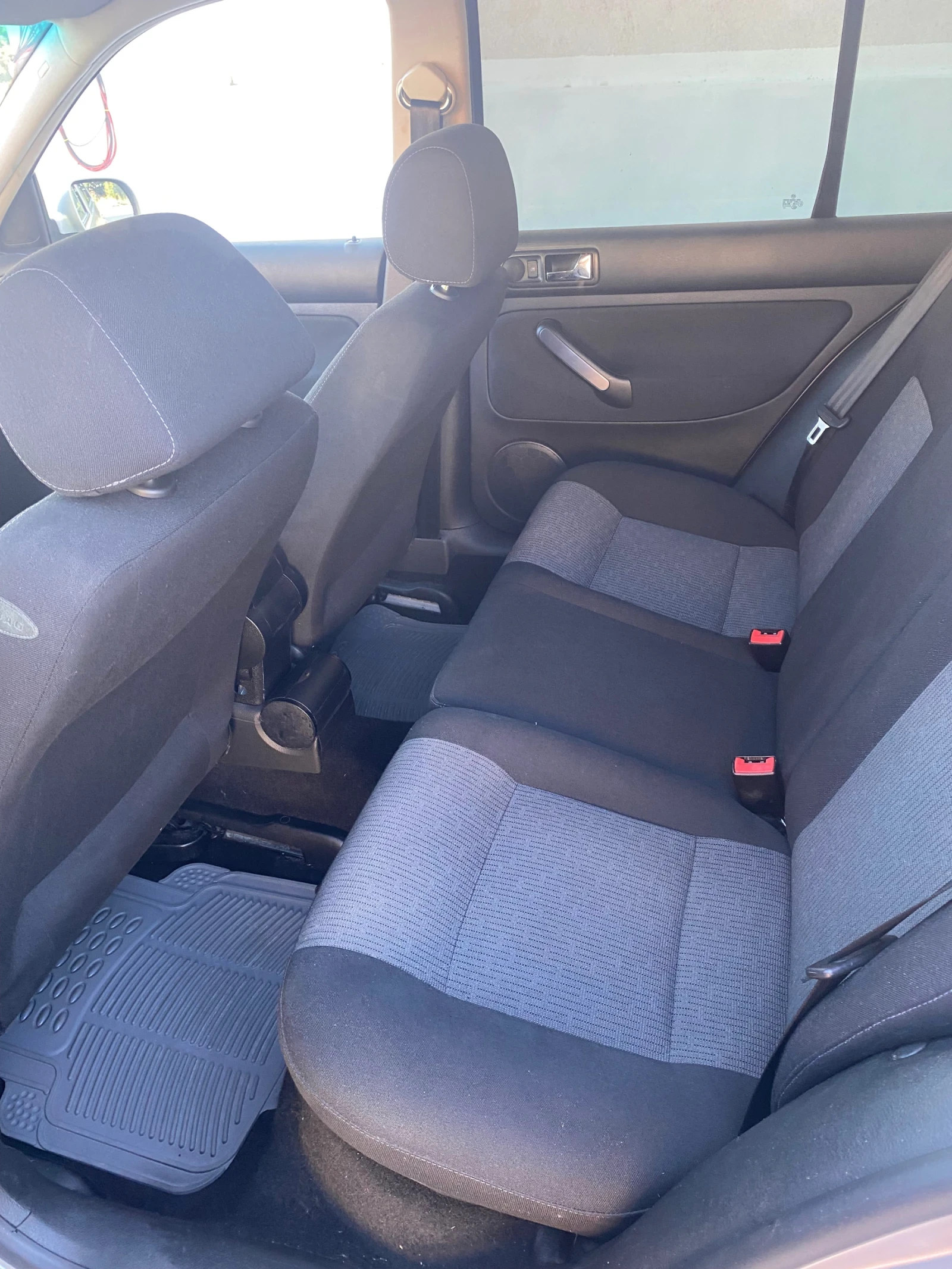 VW Golf 1.6, снимка 8 - Автомобили и джипове - 56150067