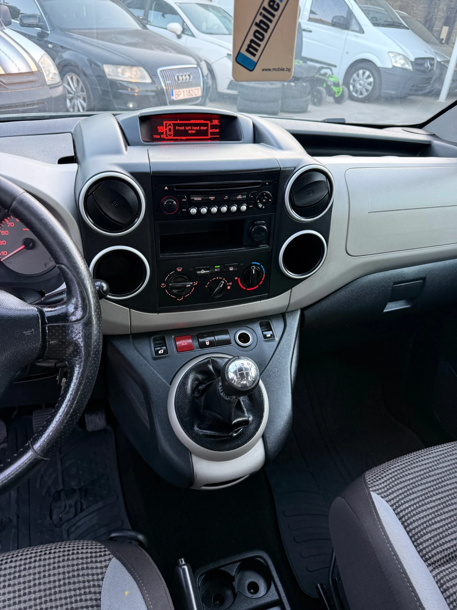 Peugeot Partner Tepee 1.6HDI ЛИЗИНГ, снимка 10 - Автомобили и джипове - 56188921