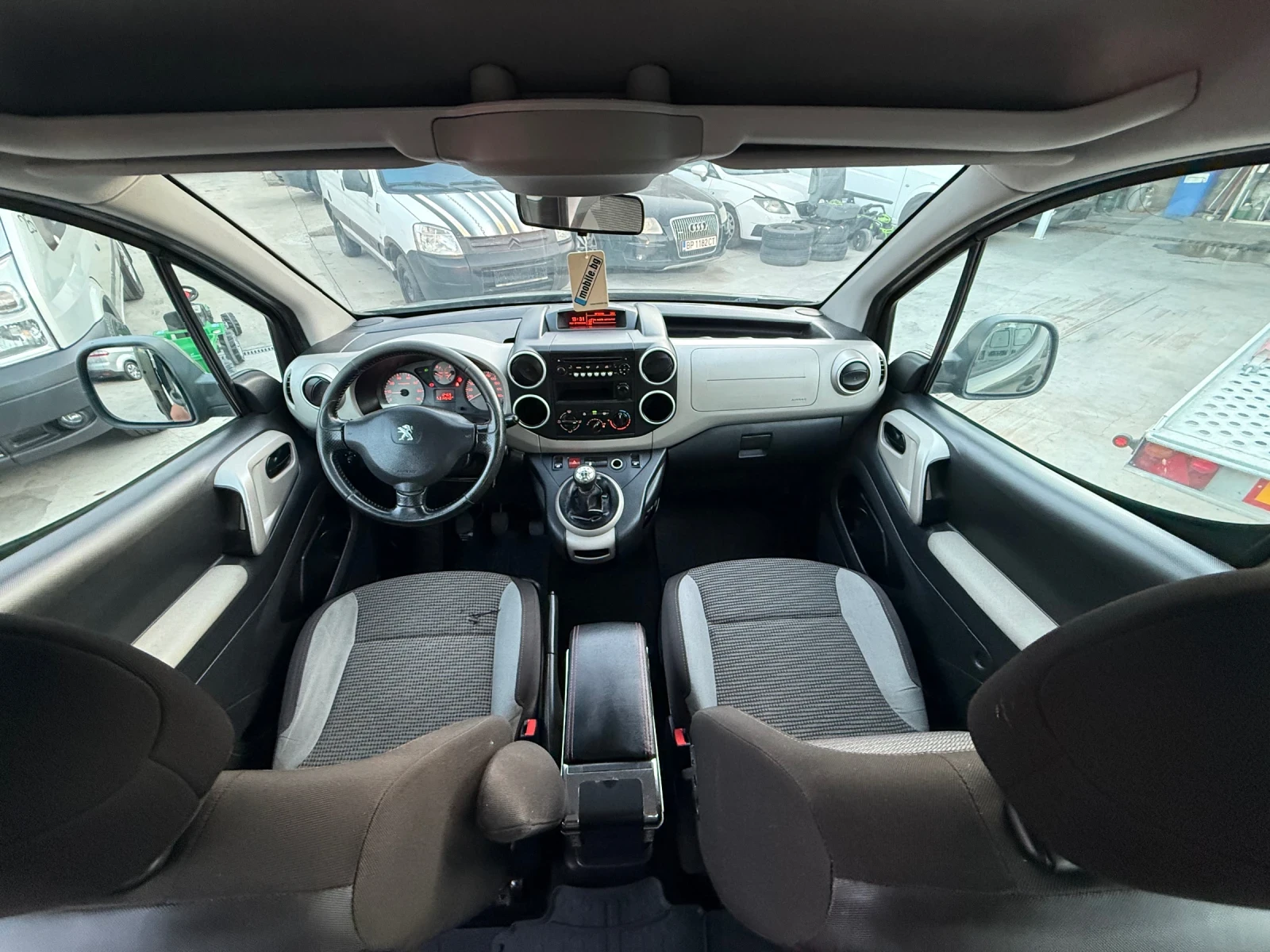 Peugeot Partner Tepee 1.6HDI ЛИЗИНГ, снимка 11 - Автомобили и джипове - 56188921