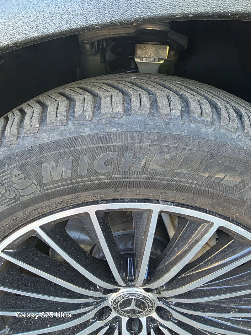 Mercedes-Benz GLC 220, снимка 15 - Автомобили и джипове - 52070060